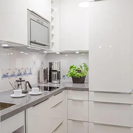 Ocean Breeze _ App_ 4 아파트 *